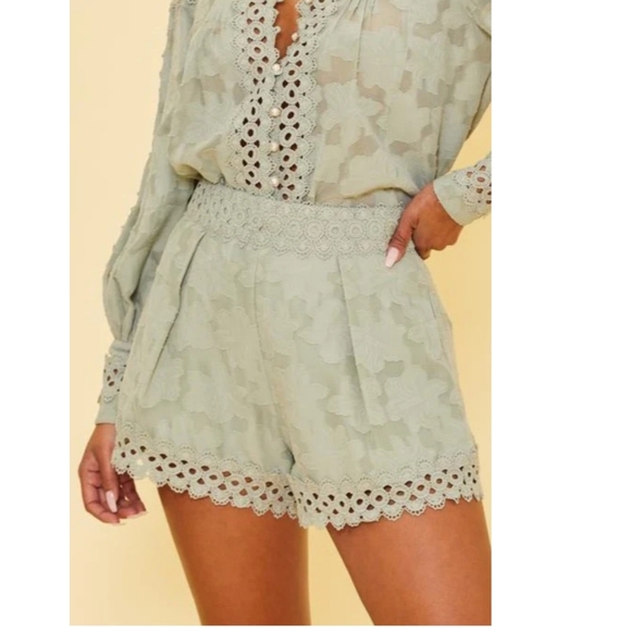 Luxxel Sage Green Short Set - Picture 4 of 16